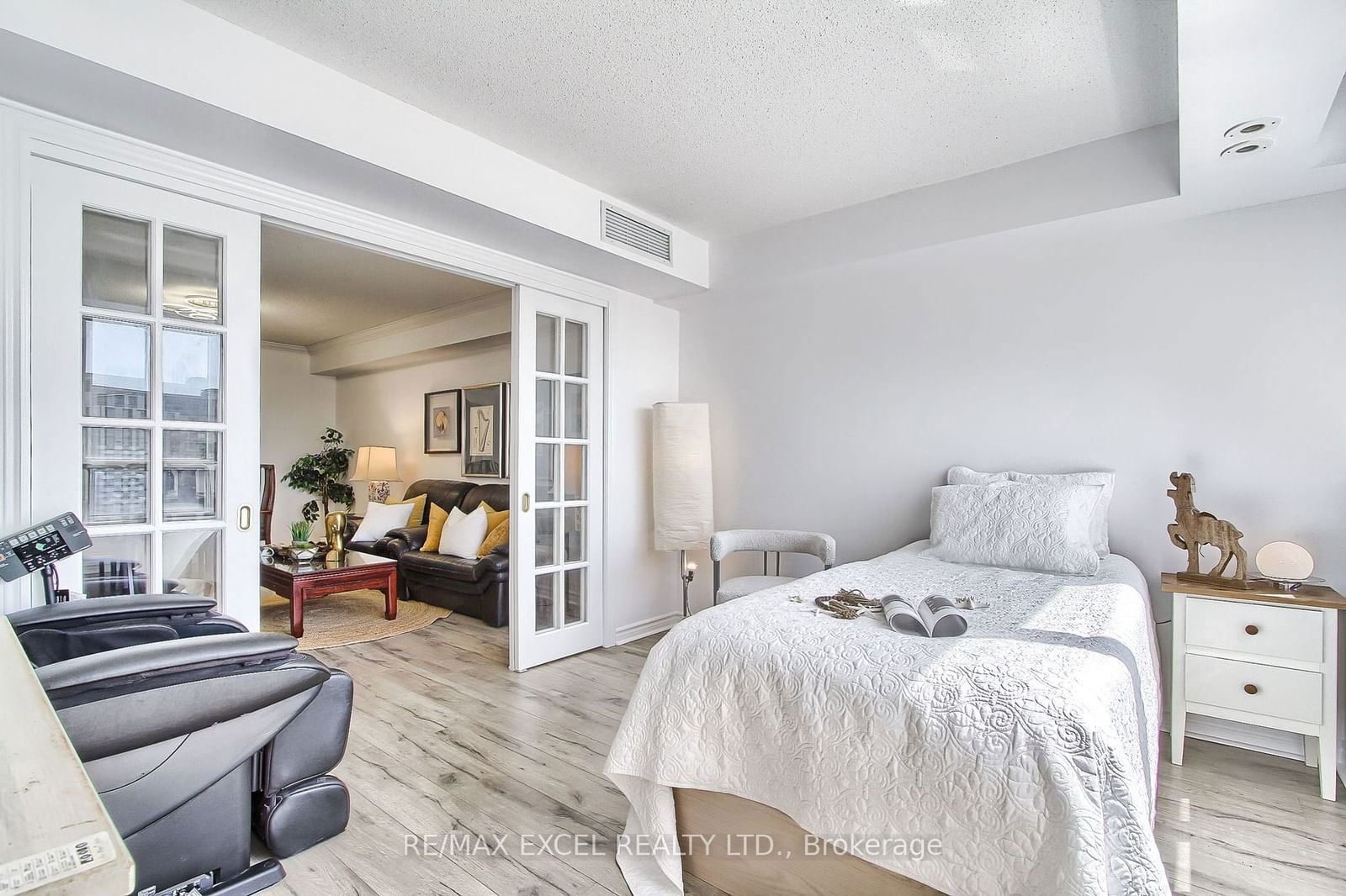 228 Bonis Ave, unit 1907 for sale - image #25