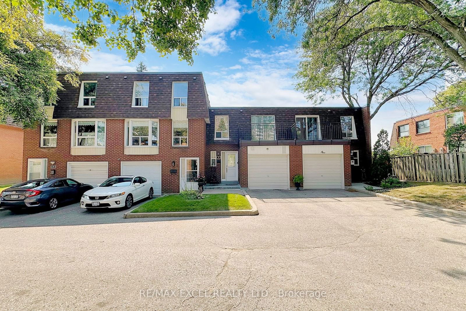 Bridletowne Circle Townhomes, Scarborough, Toronto