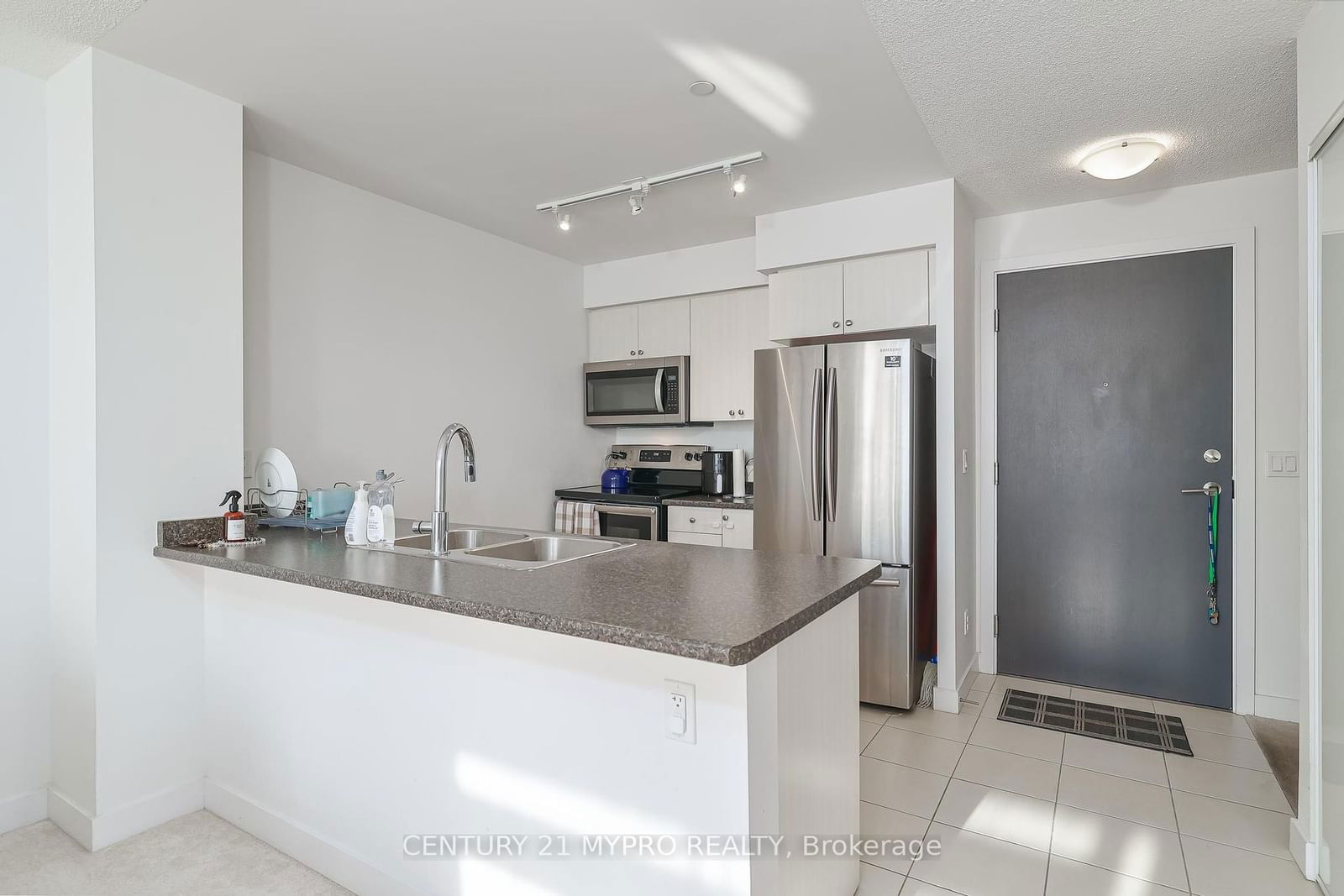 8 Trent Ave, unit 804 for rent - image #38