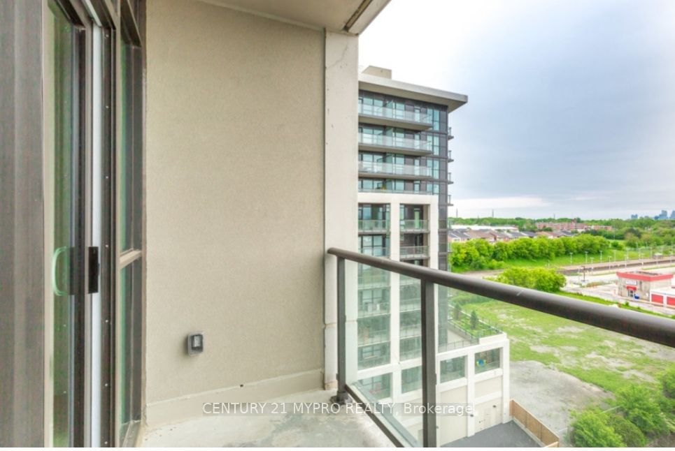 8 Trent Ave, unit 804 for rent - image #6