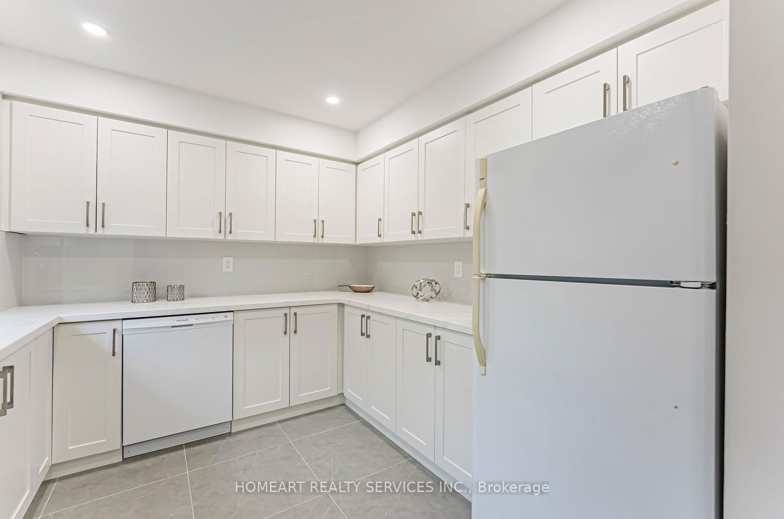 25 Cardwell Ave, unit TH38 for sale