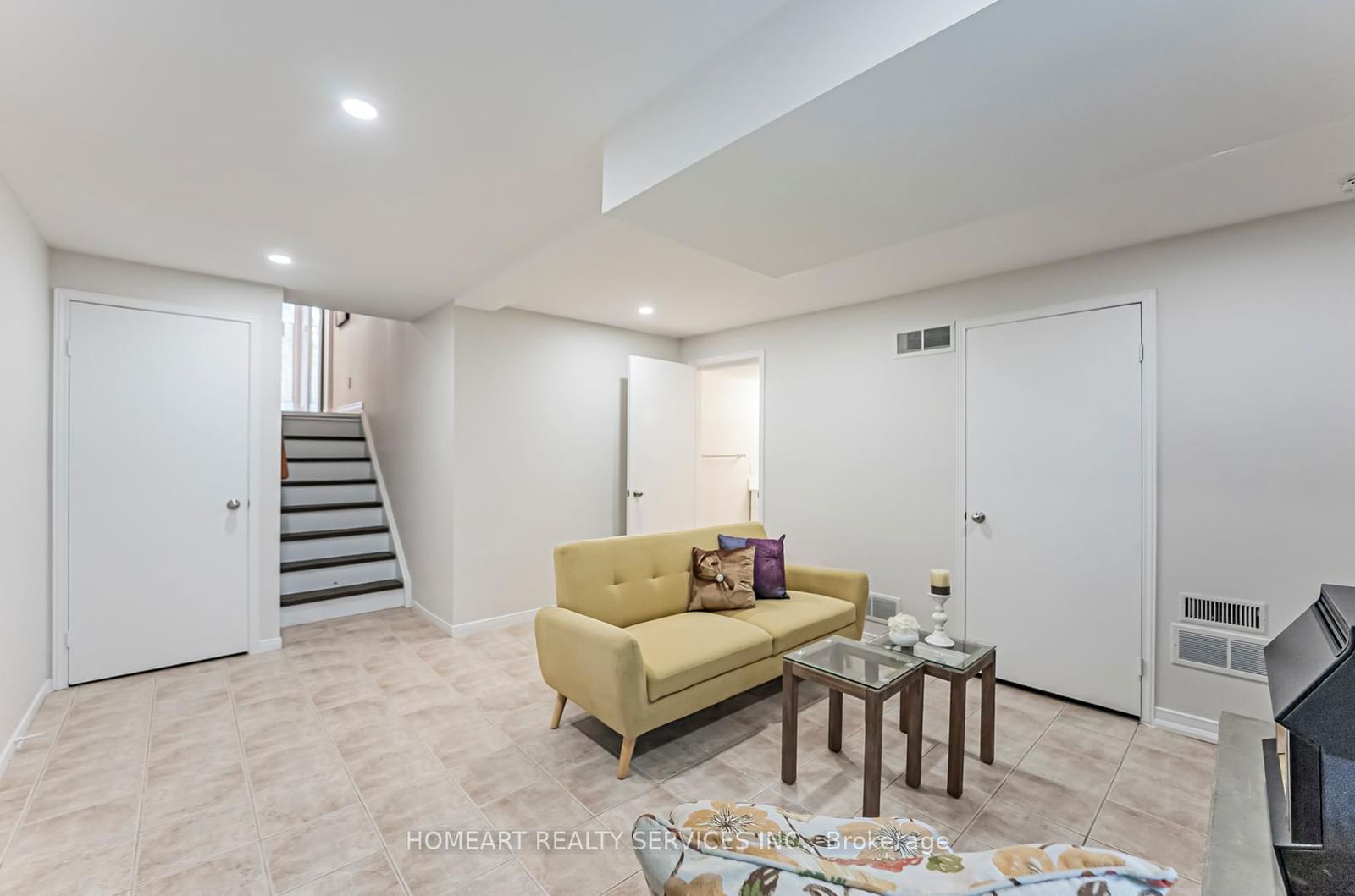 25 Cardwell Ave, unit TH38 for sale - image #33