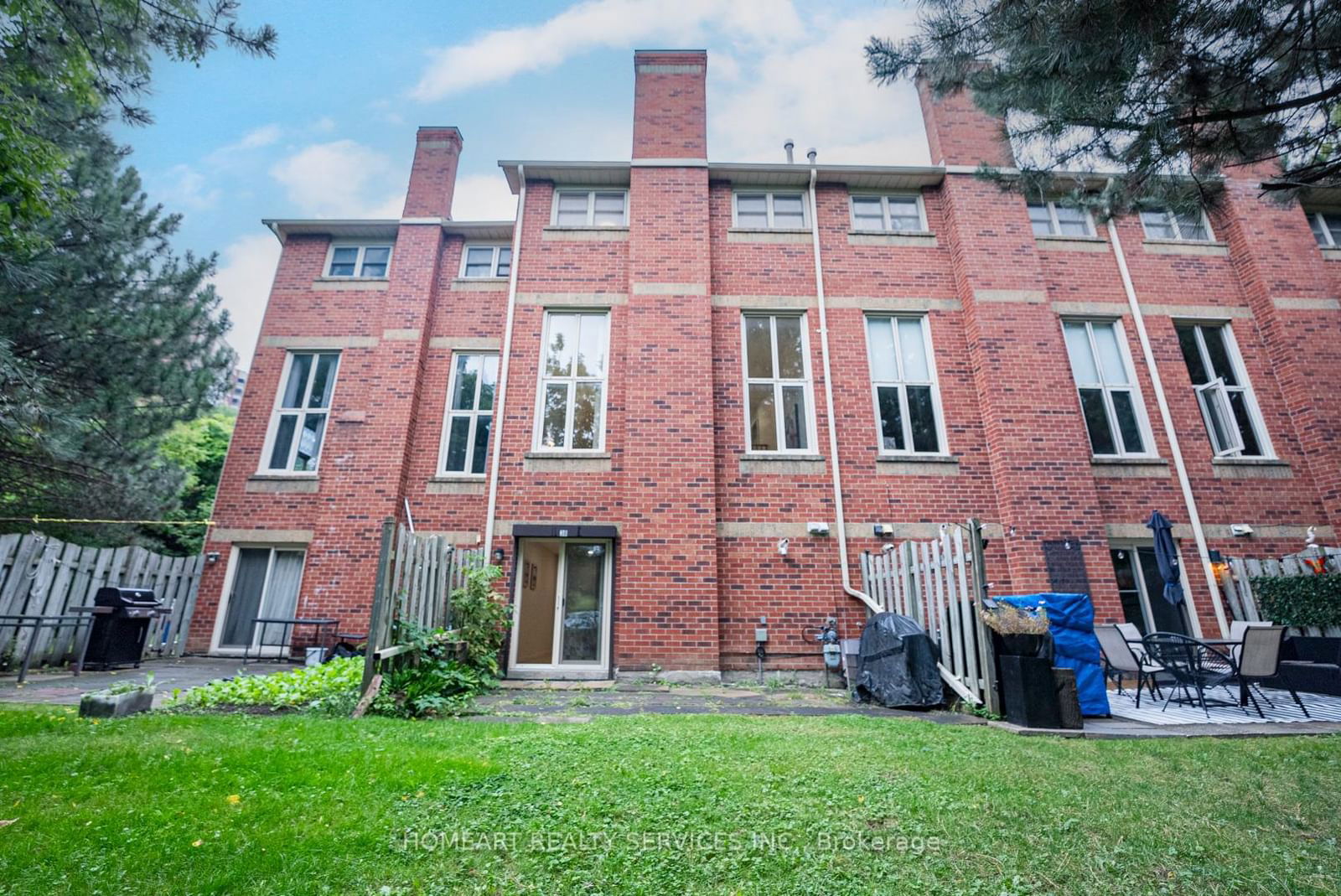 25 Cardwell Ave, unit TH38 for sale