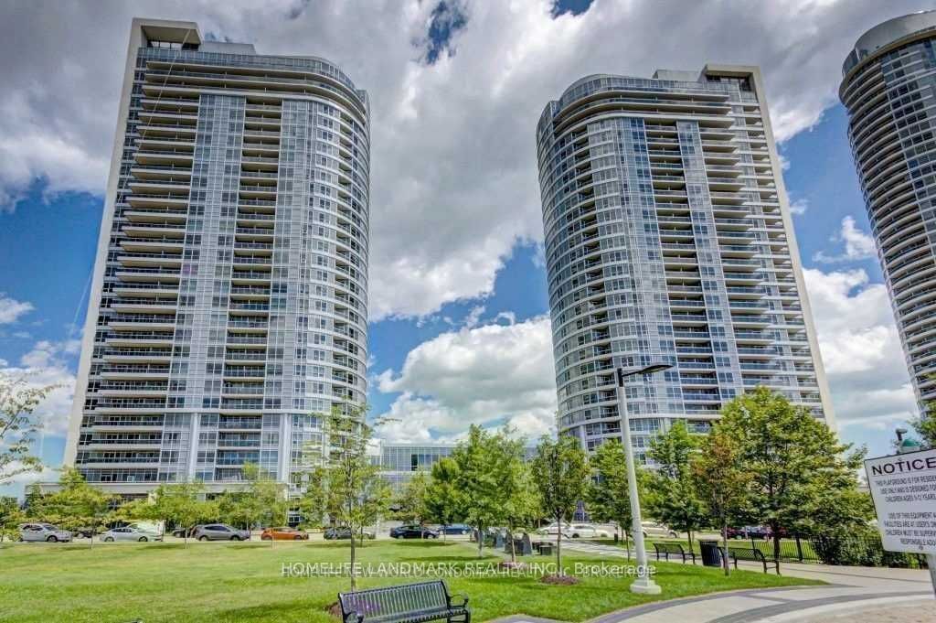 181 Village Green Sq, unit 811 for rent