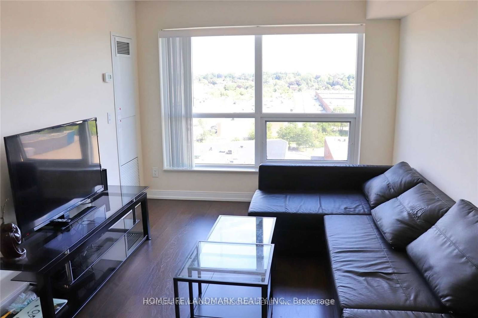 181 Village Green Sq, unit 811 for rent - image #5