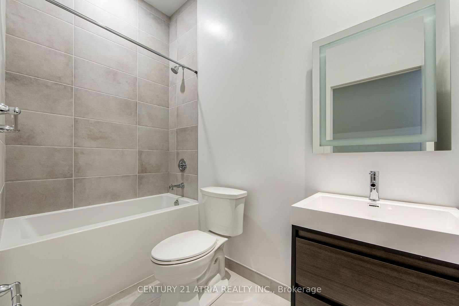 150 Logan Ave, unit 202 for sale - image #4