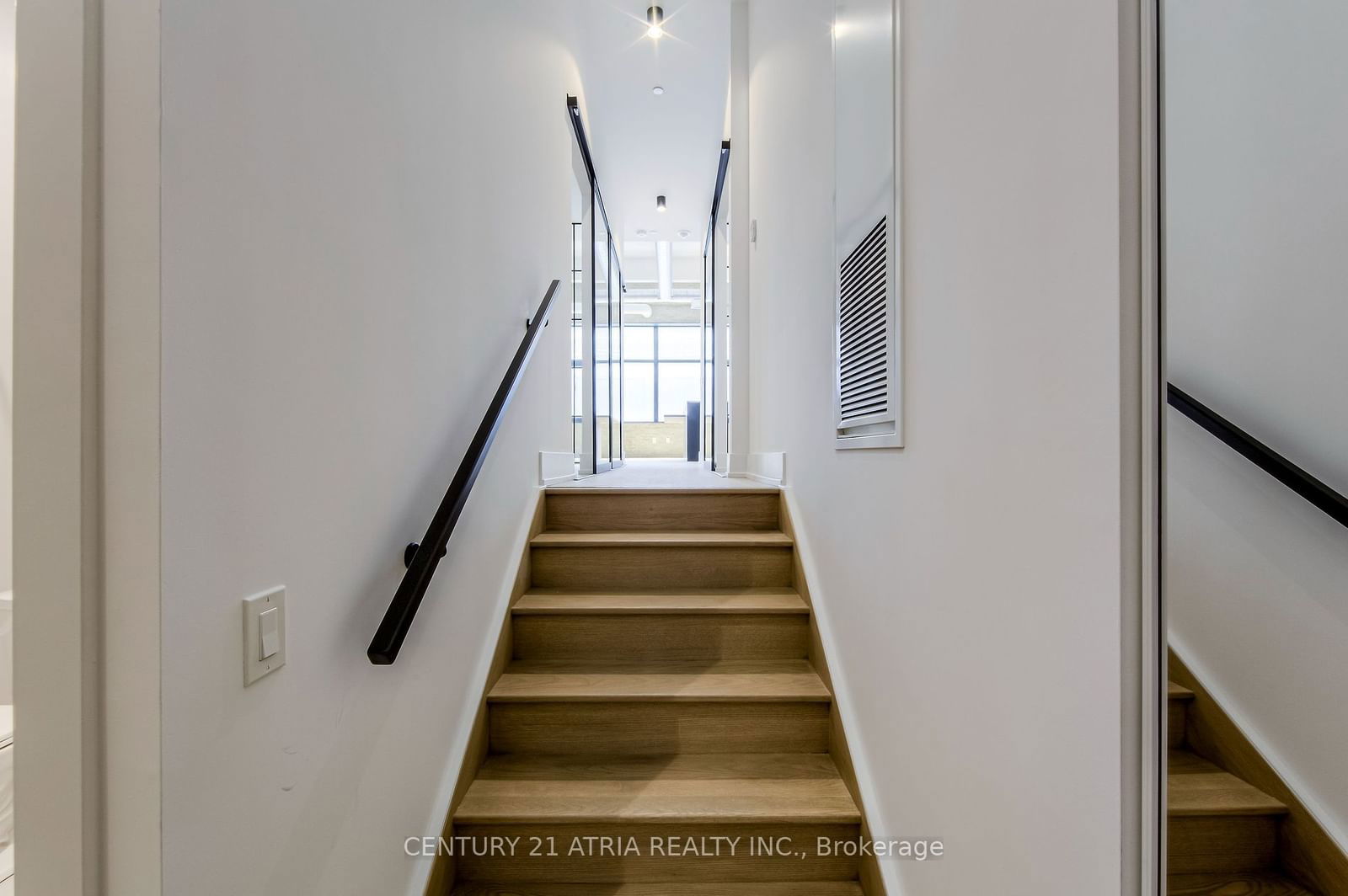 150 Logan Ave, unit 202 for sale - image #5