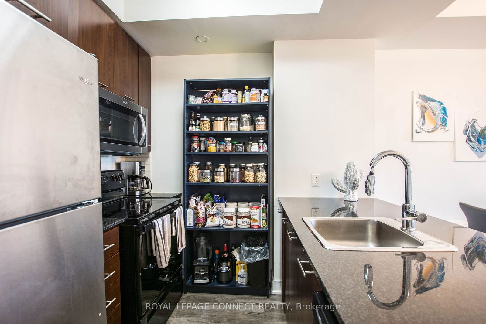 125 Village Green Sq, unit 608 for sale - image #12