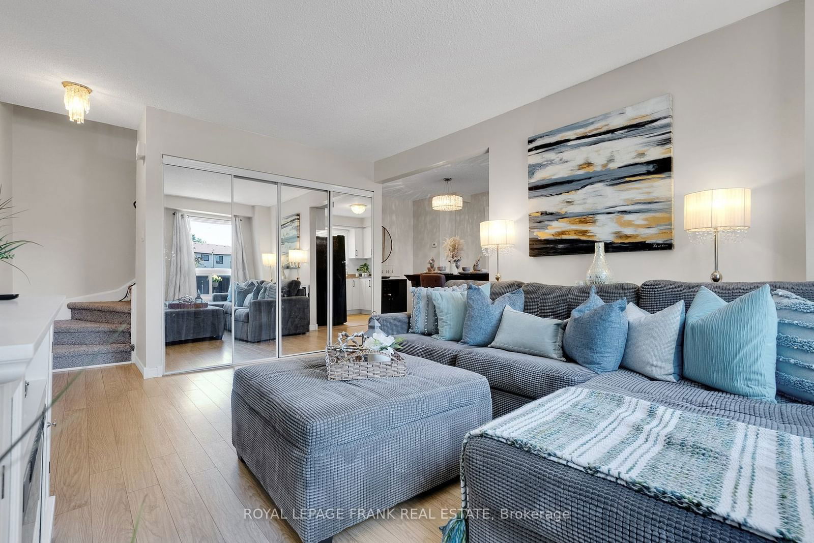 960 Glen St, unit 10 for sale - image #1