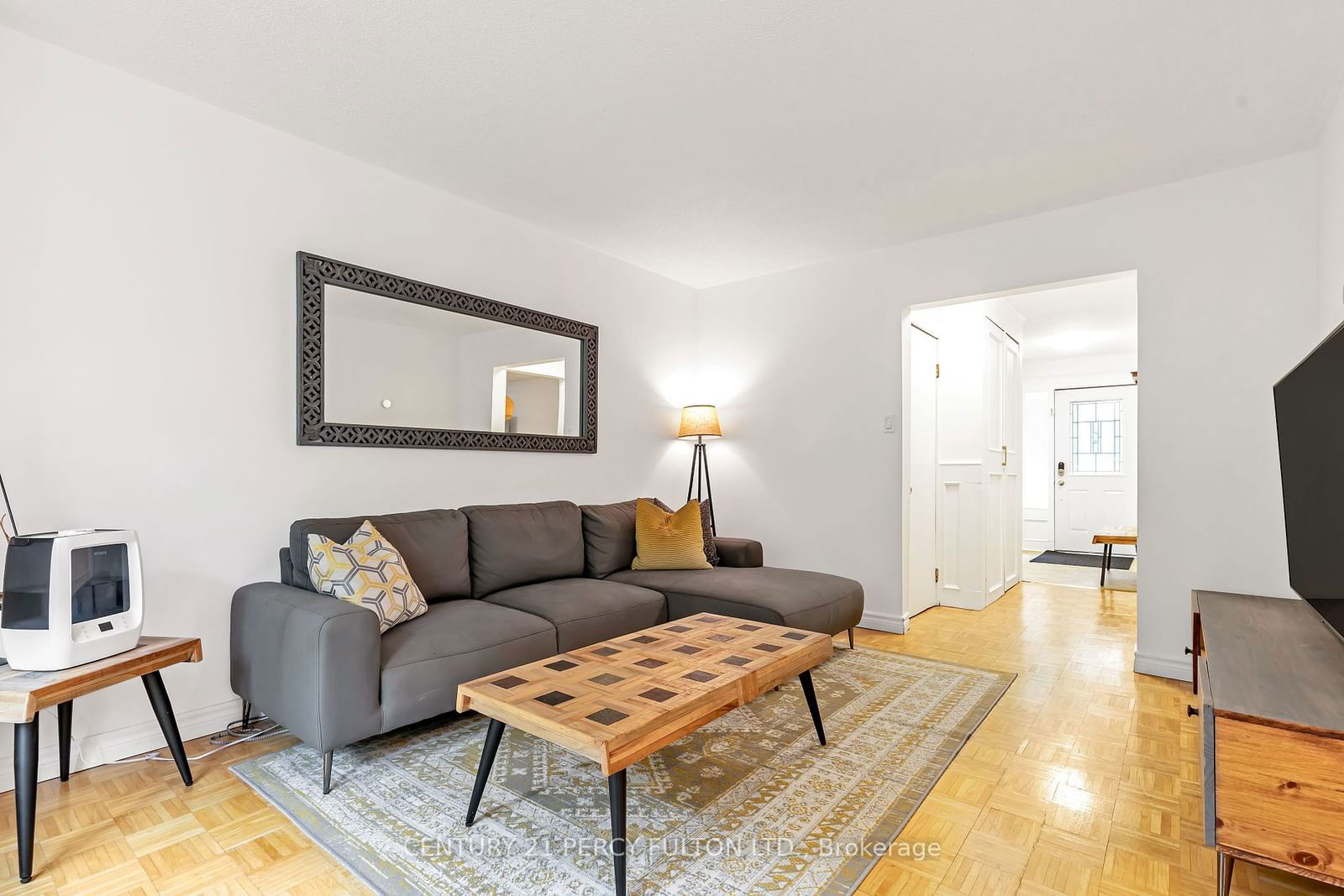 350 Camelot Crt, unit 18 for sale - image #12