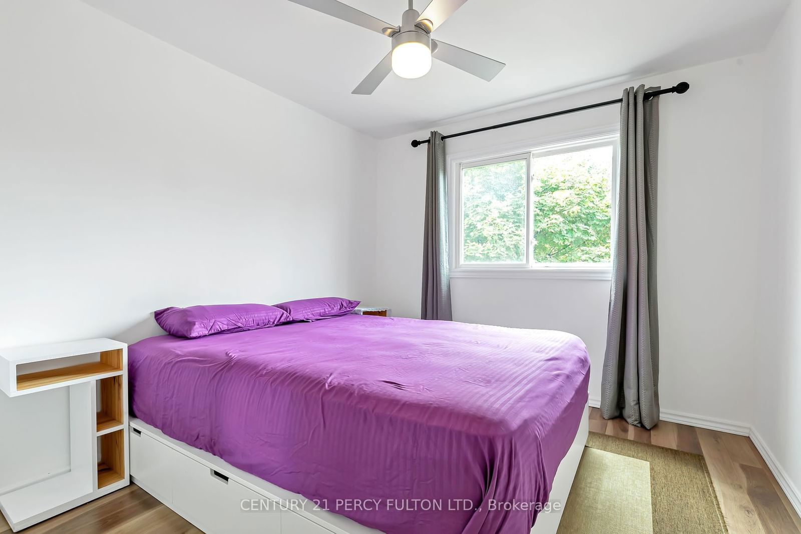 350 Camelot Crt, unit 18 for sale - image #20