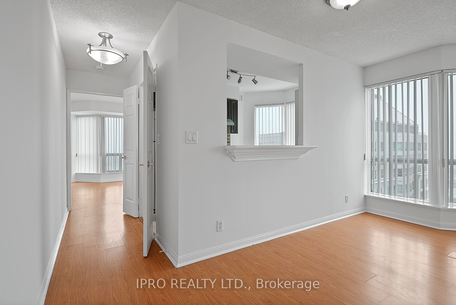 11 Lee Centre Dr, unit PH208 for sale