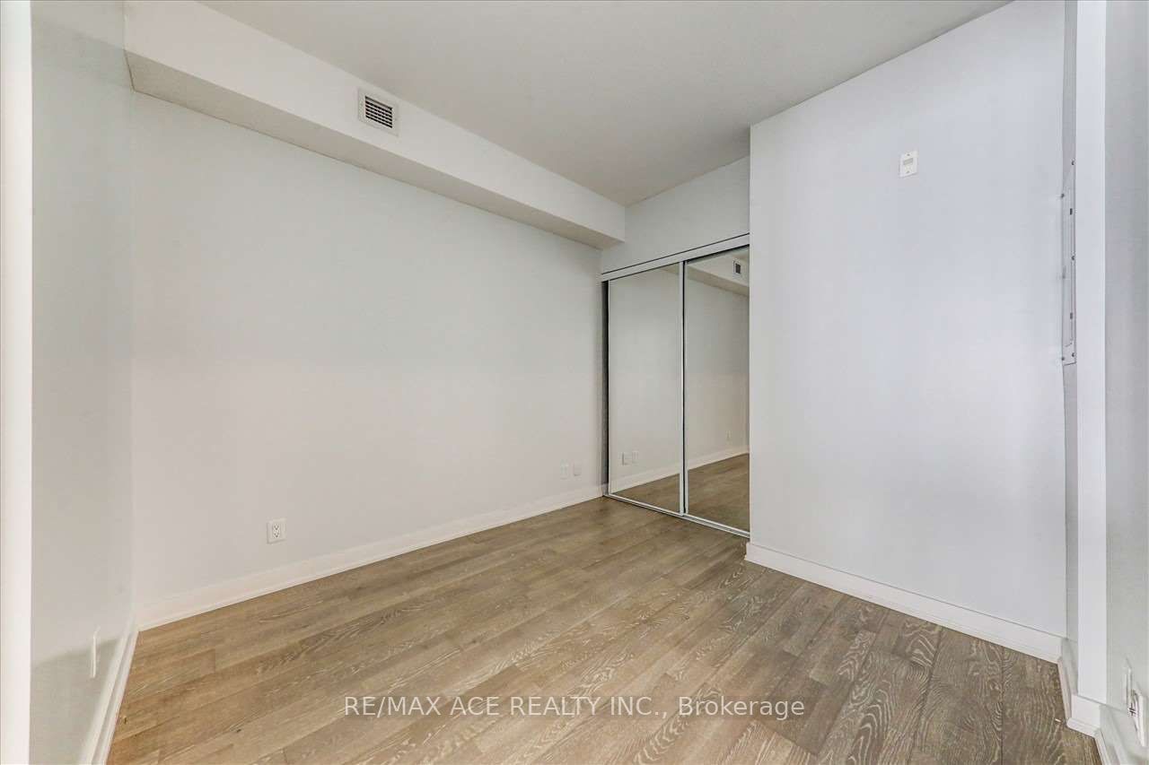 1960 Queens St E, unit 206 for sale - image #8