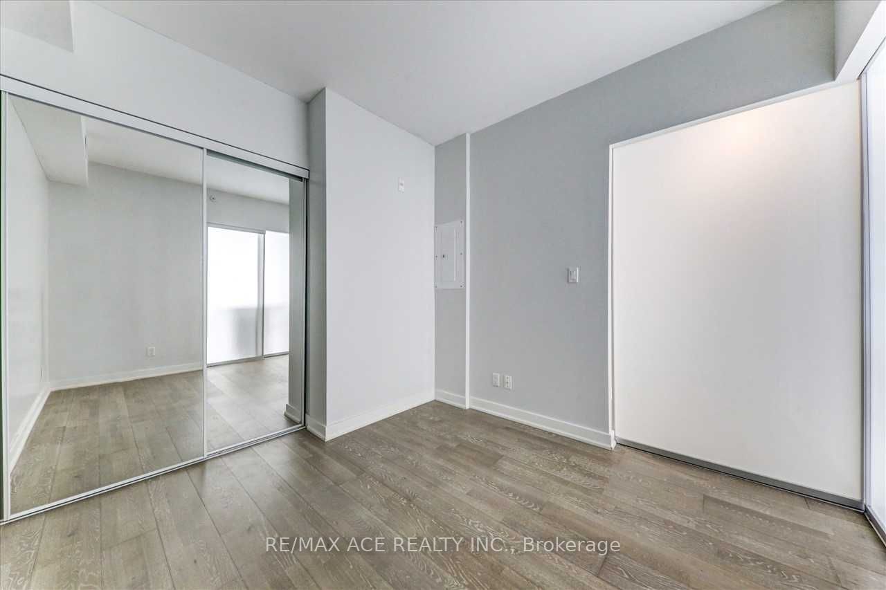 1960 Queens St, unit 206 for rent - image #9