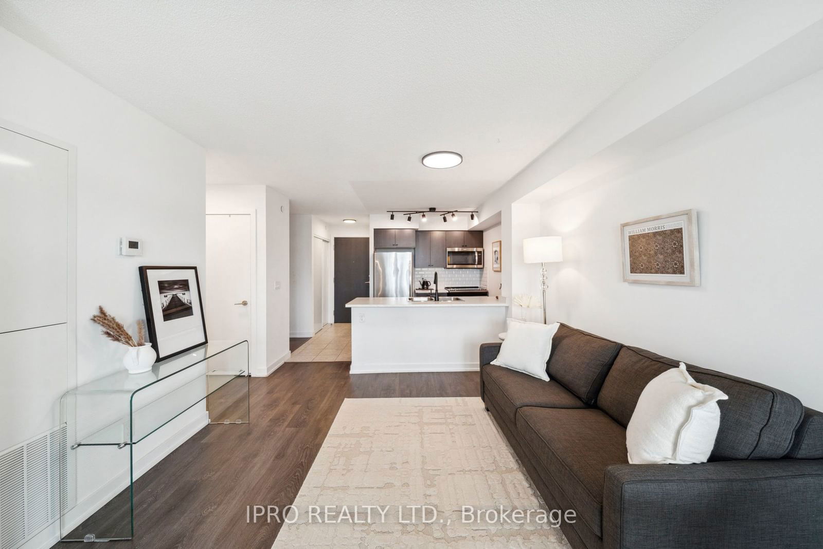 8 Trent Ave, unit 513 for sale - image #3