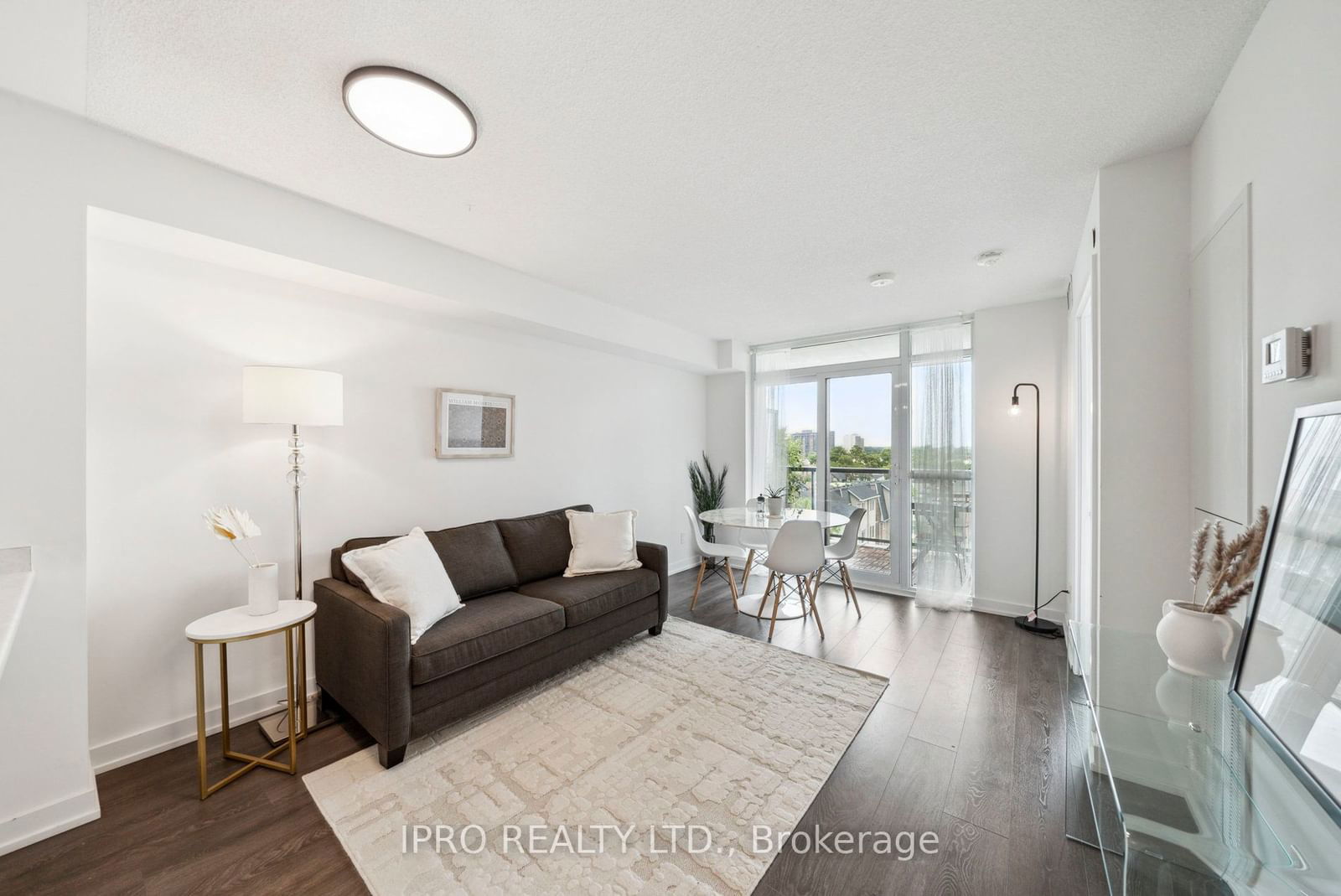 8 Trent Ave, unit 513 for sale - image #4