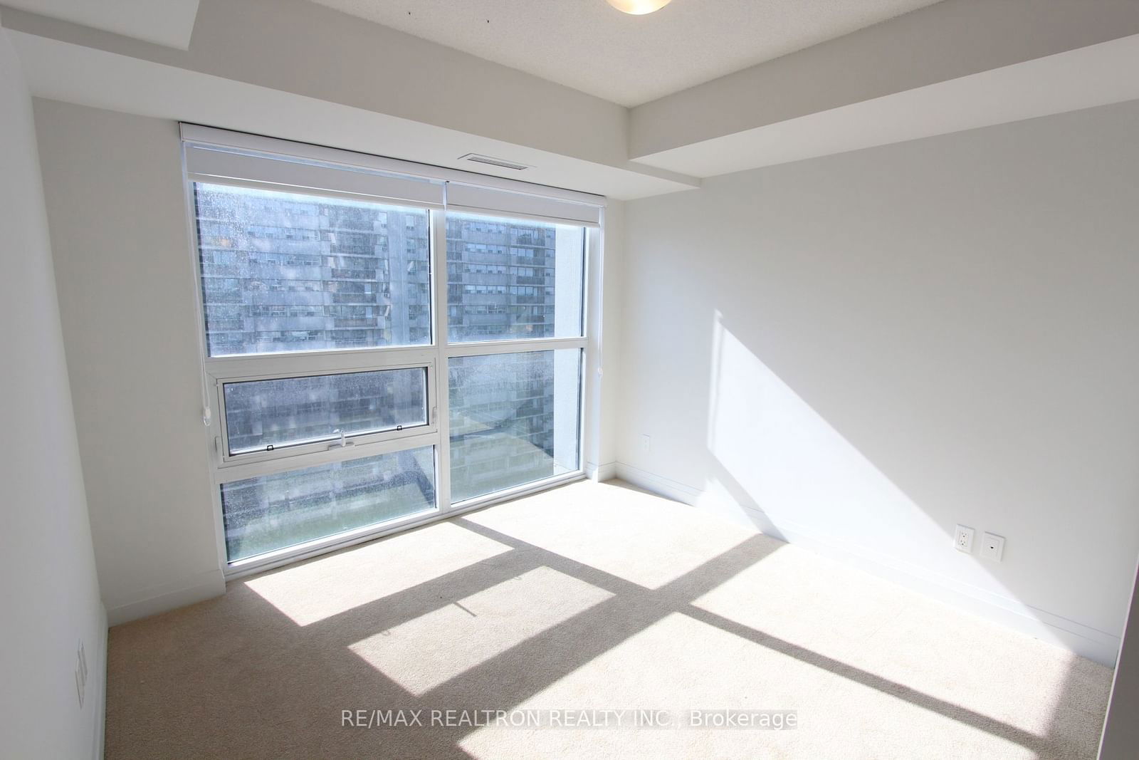 20 Meadowglen Pl, unit 908 for rent - image #10