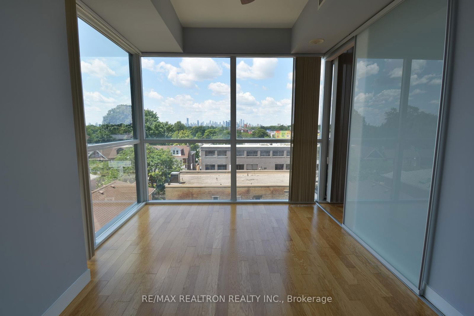 2055 Danforth Ave, unit 417 for sale