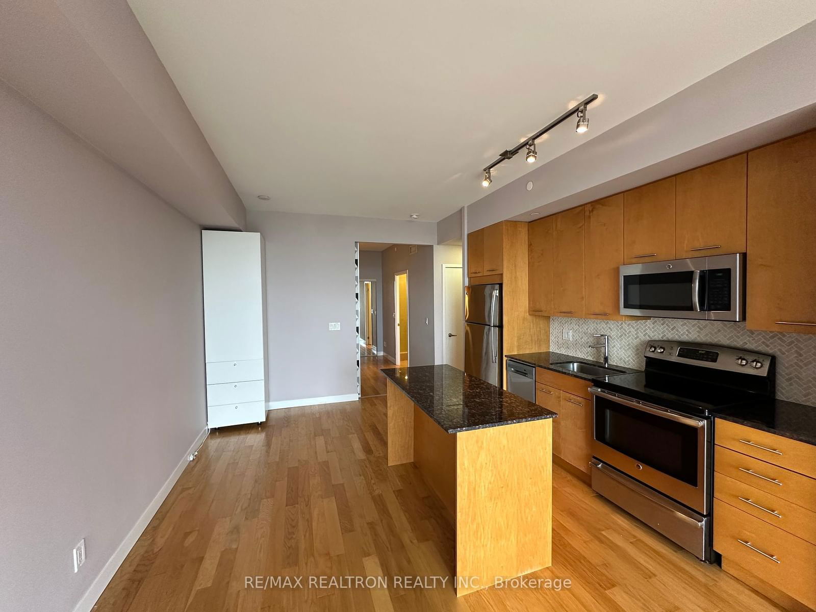 2055 Danforth Ave, unit 417 for sale - image #21