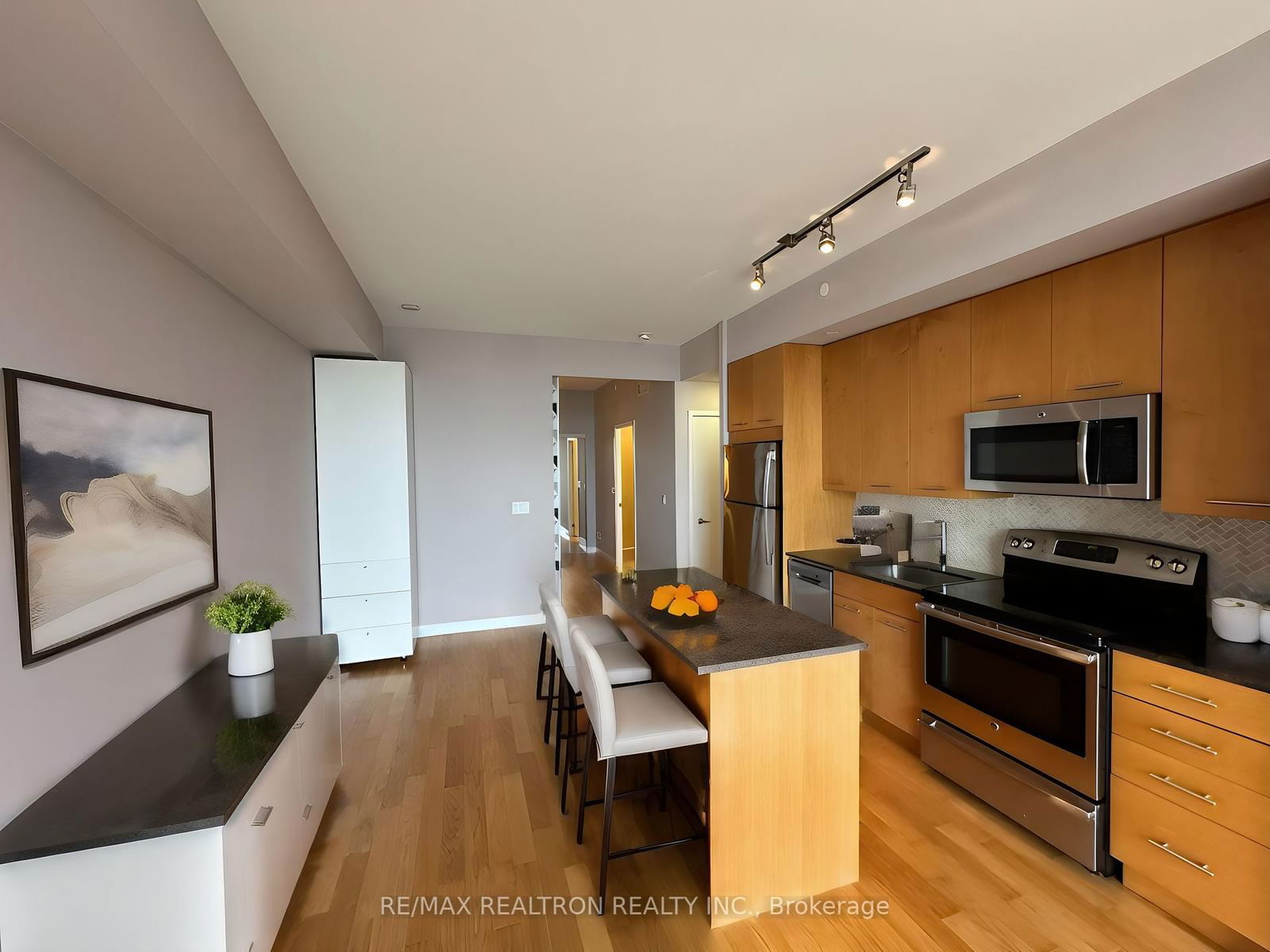 2055 Danforth Ave, unit 417 for sale - image #9