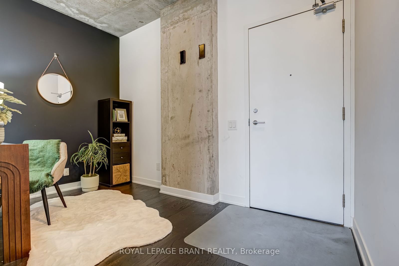 319 Carlaw Ave, unit #414 for sale - image #2