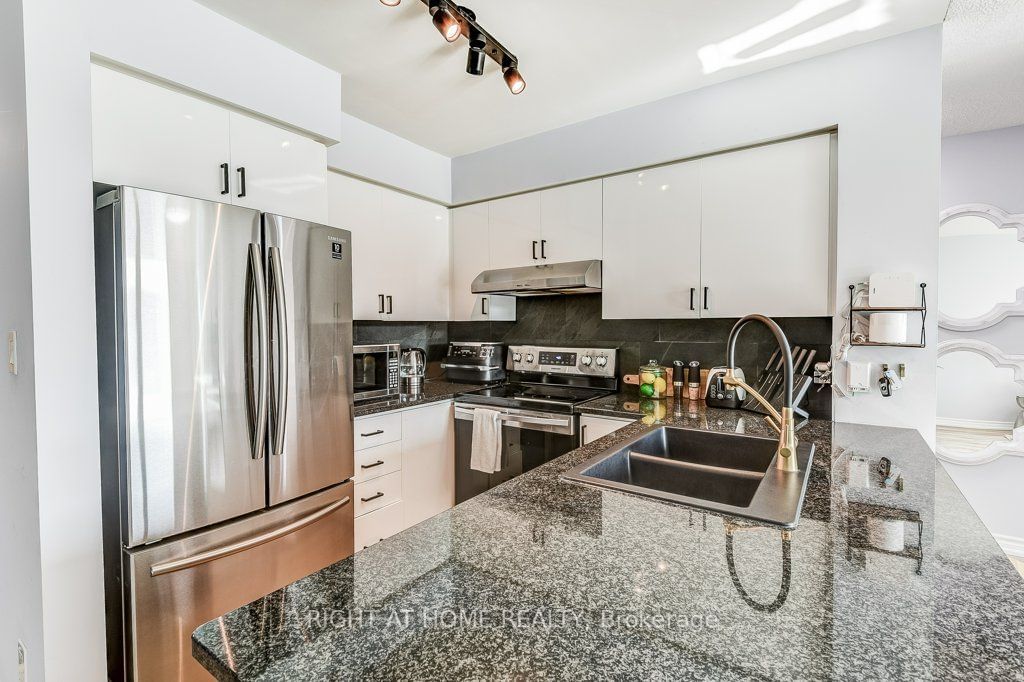 88 Grangeway Ave, unit 701 for sale - image #11