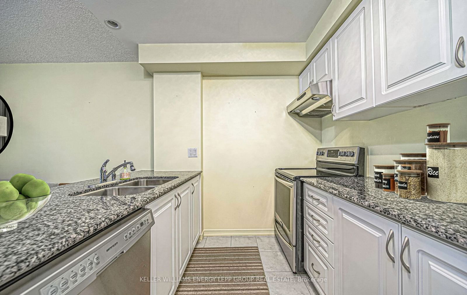 61 Clarington Blvd, unit 102 for sale - image #9