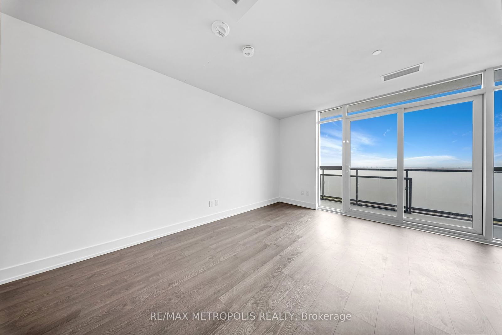 2550 Simcoe St N, unit 1720 for sale - image #3