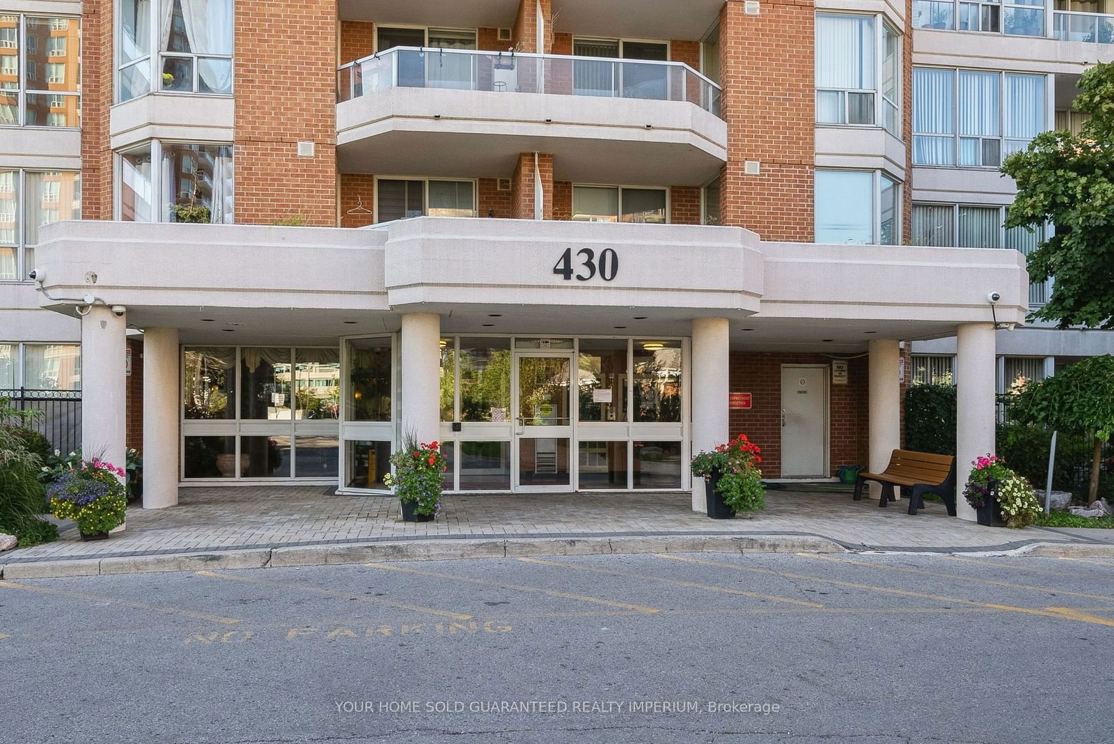 430 Mclevin Ave, unit 401 for sale - image #2