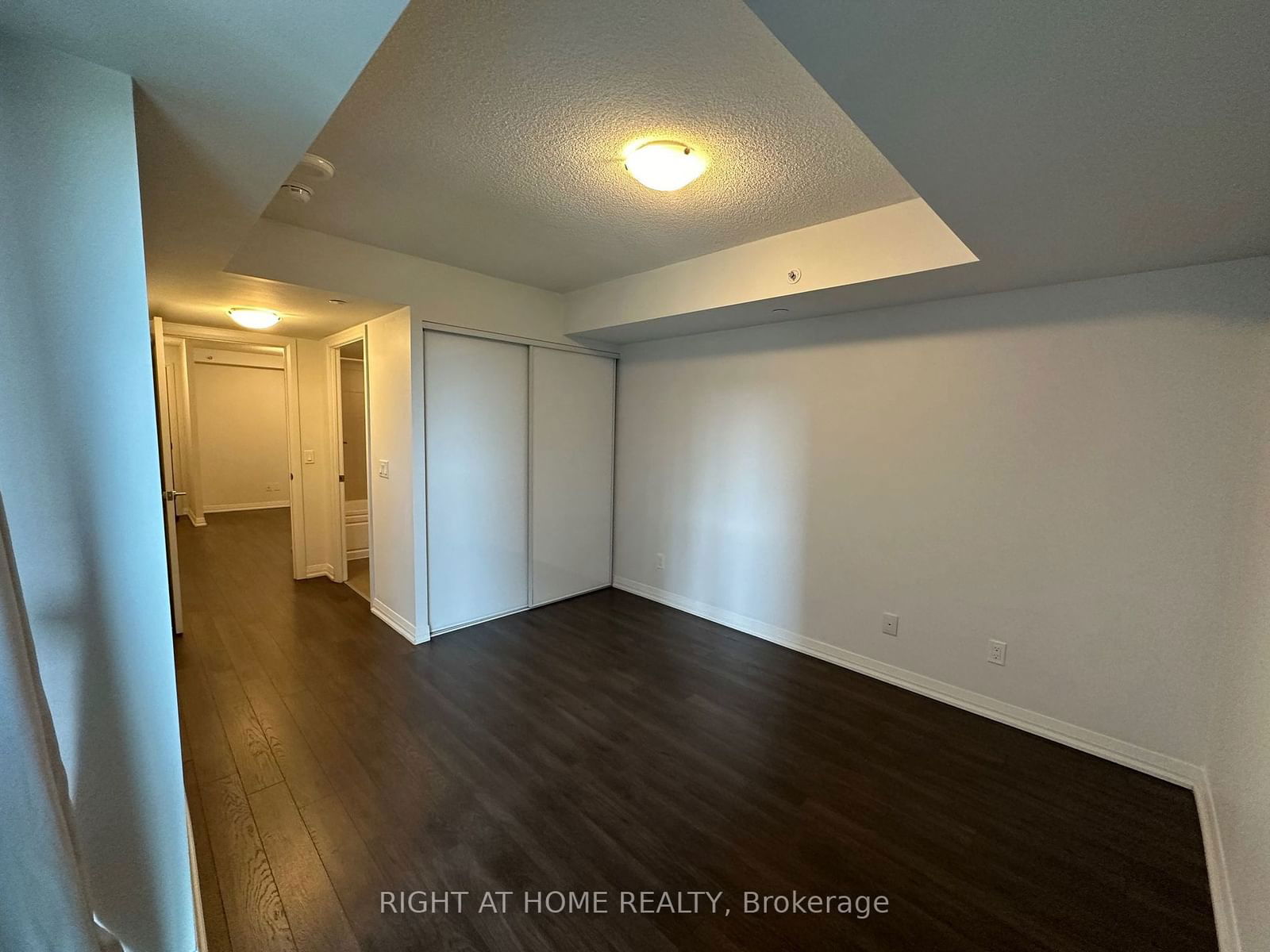 30 Meadowglen Pl, unit 501 for rent - image #13