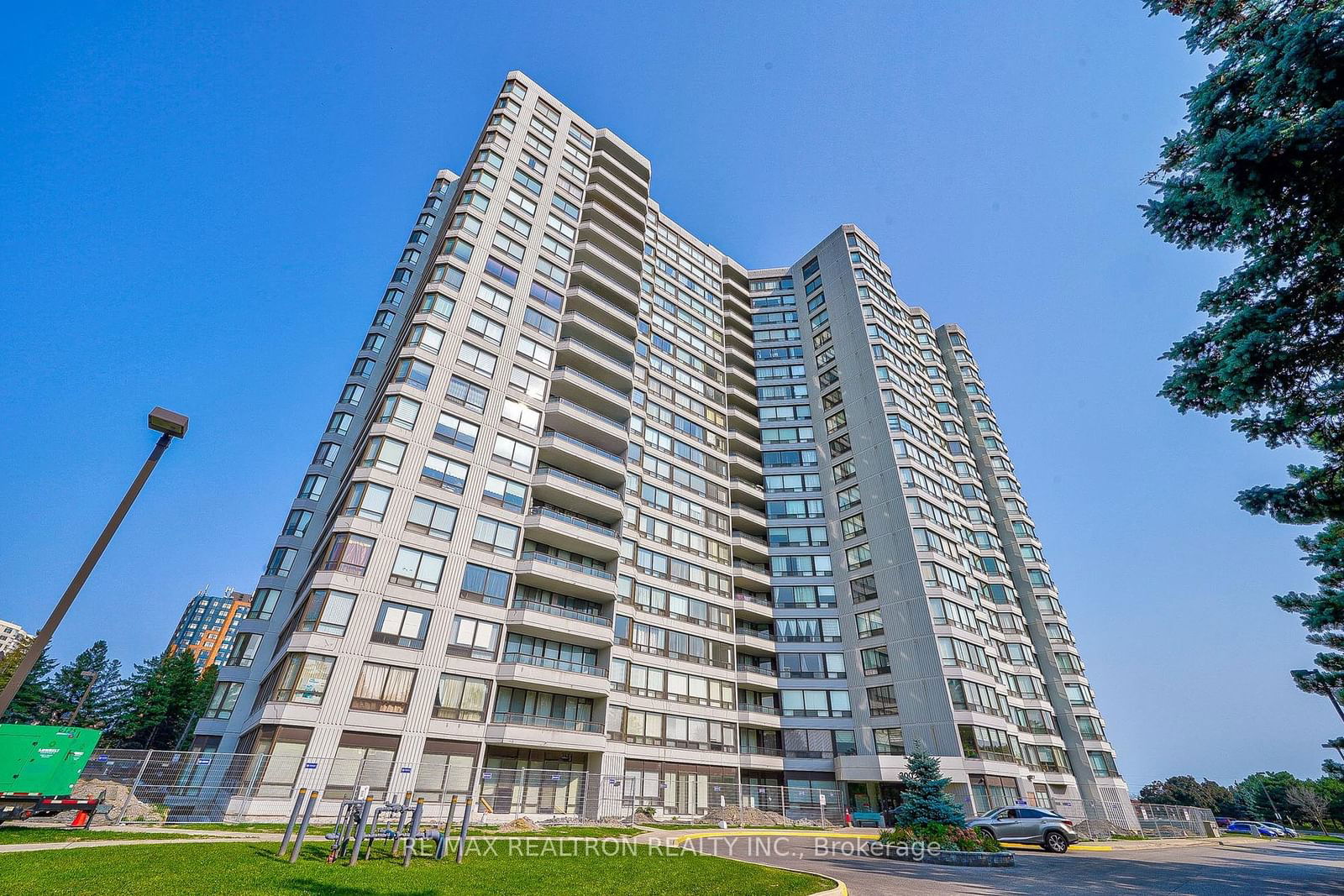 300 Alton Towers Circ, unit 1811 for sale