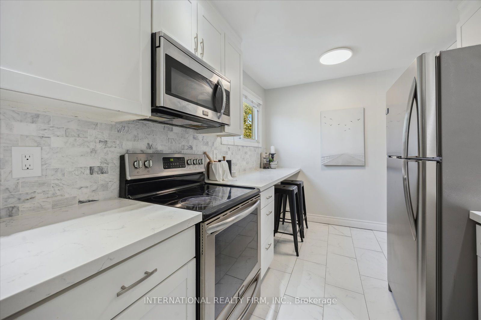 909 King St W, unit 1 for sale