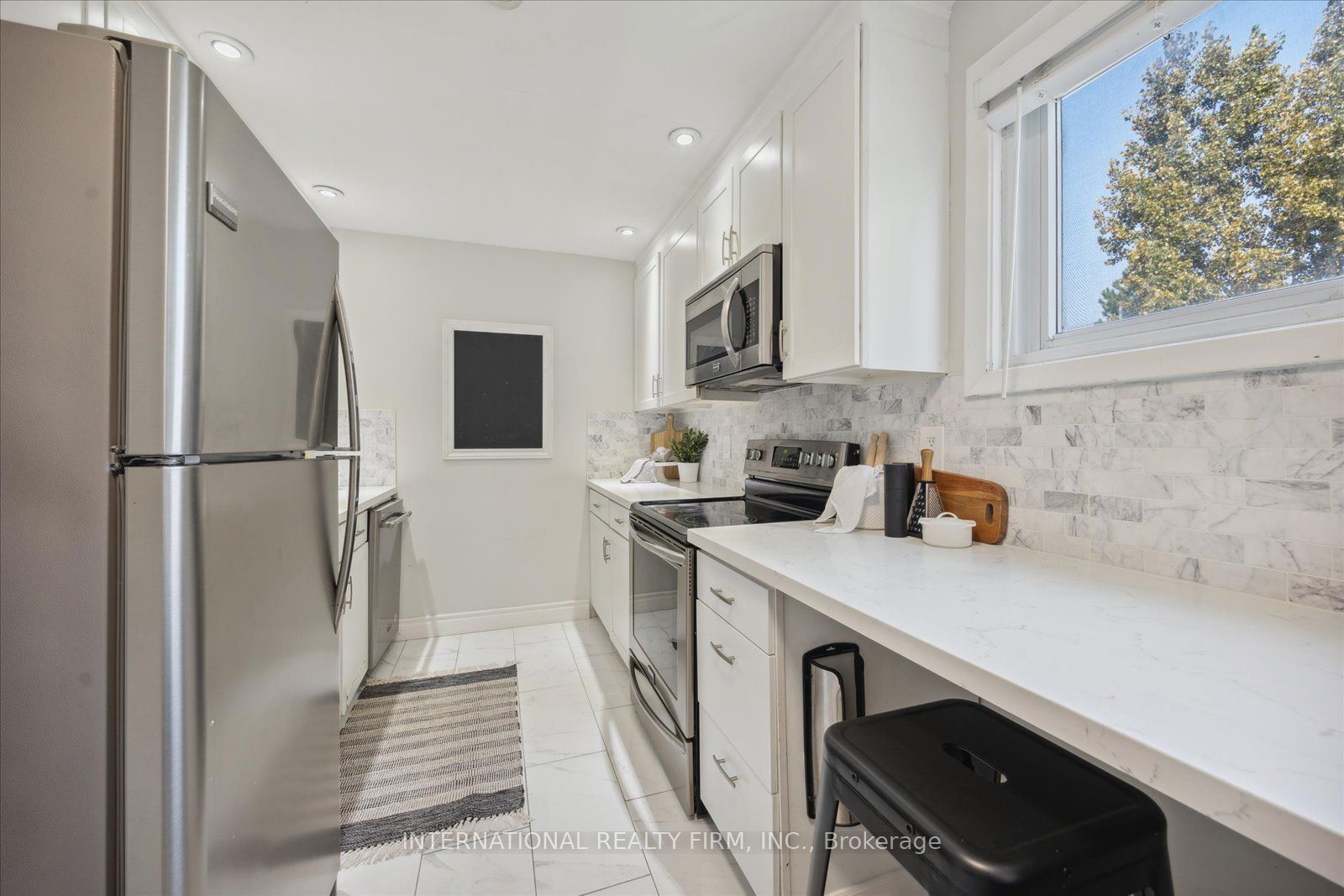 909 King St W, unit 1 for sale - image #9