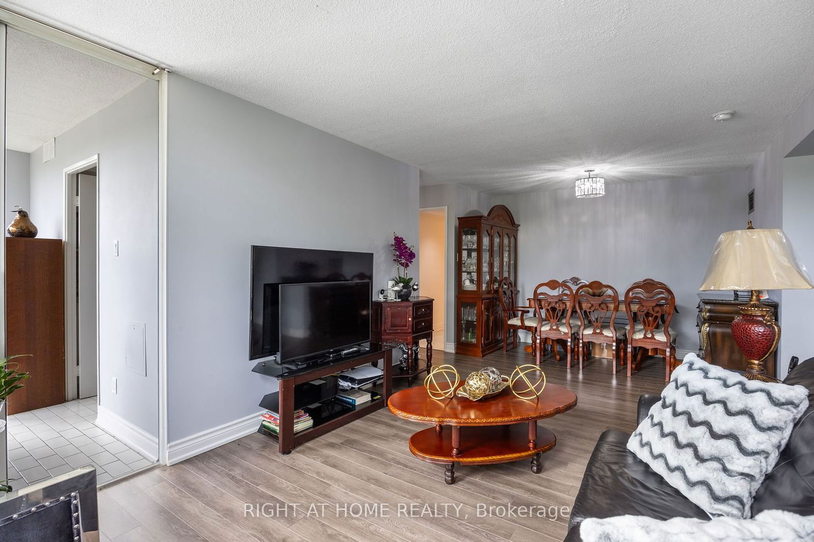 330 Mccowan Rd, unit 212 for sale - image #6