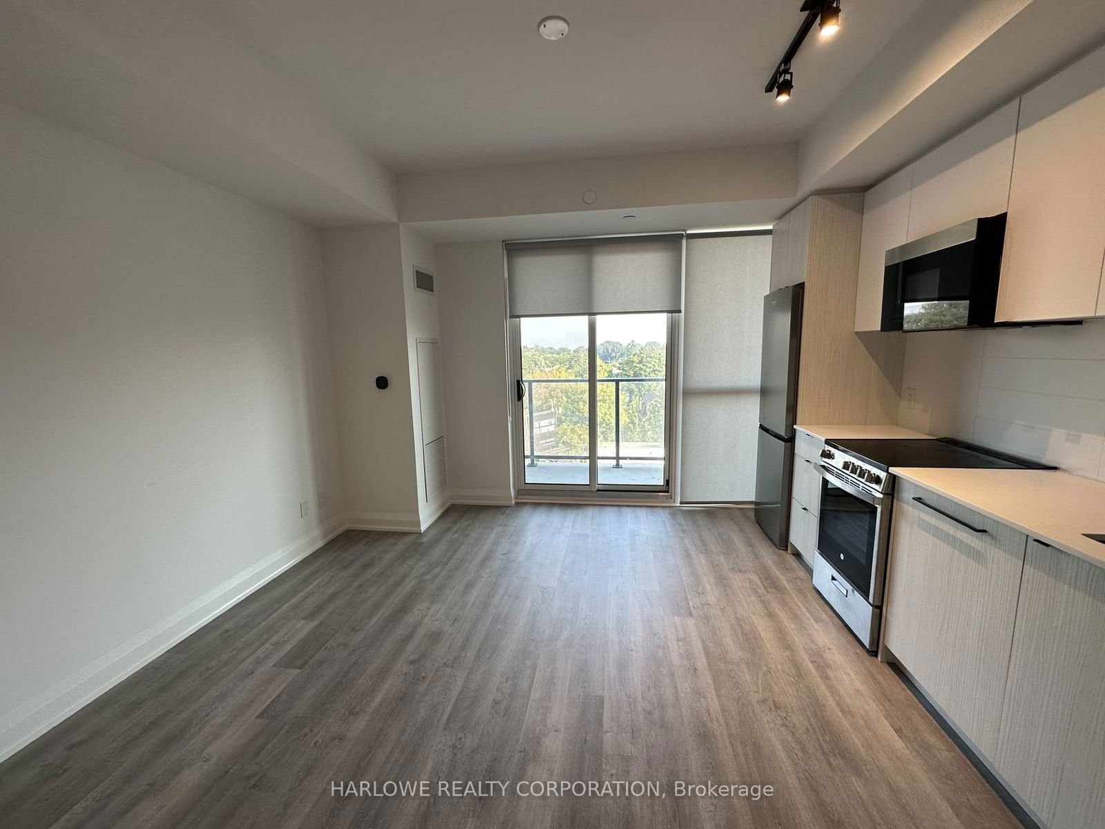 2369 Danforth Ave, unit 605 for rent