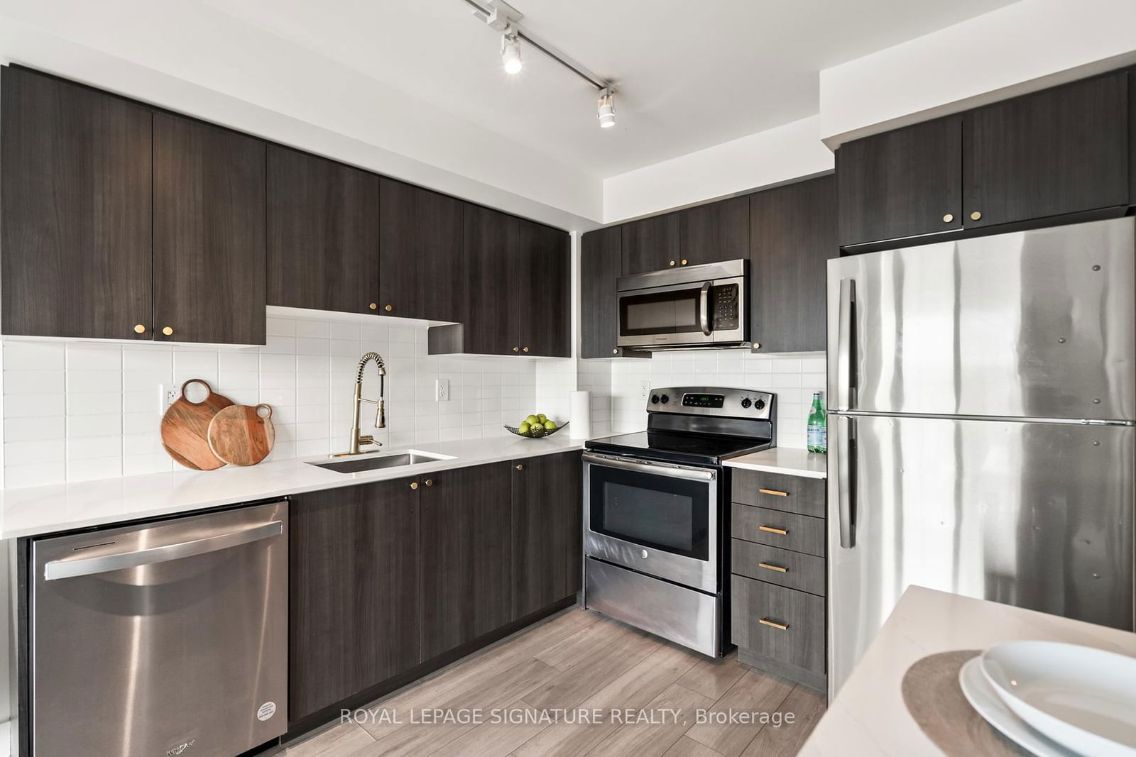 1215 Bayly St, unit 408 for sale - image #4