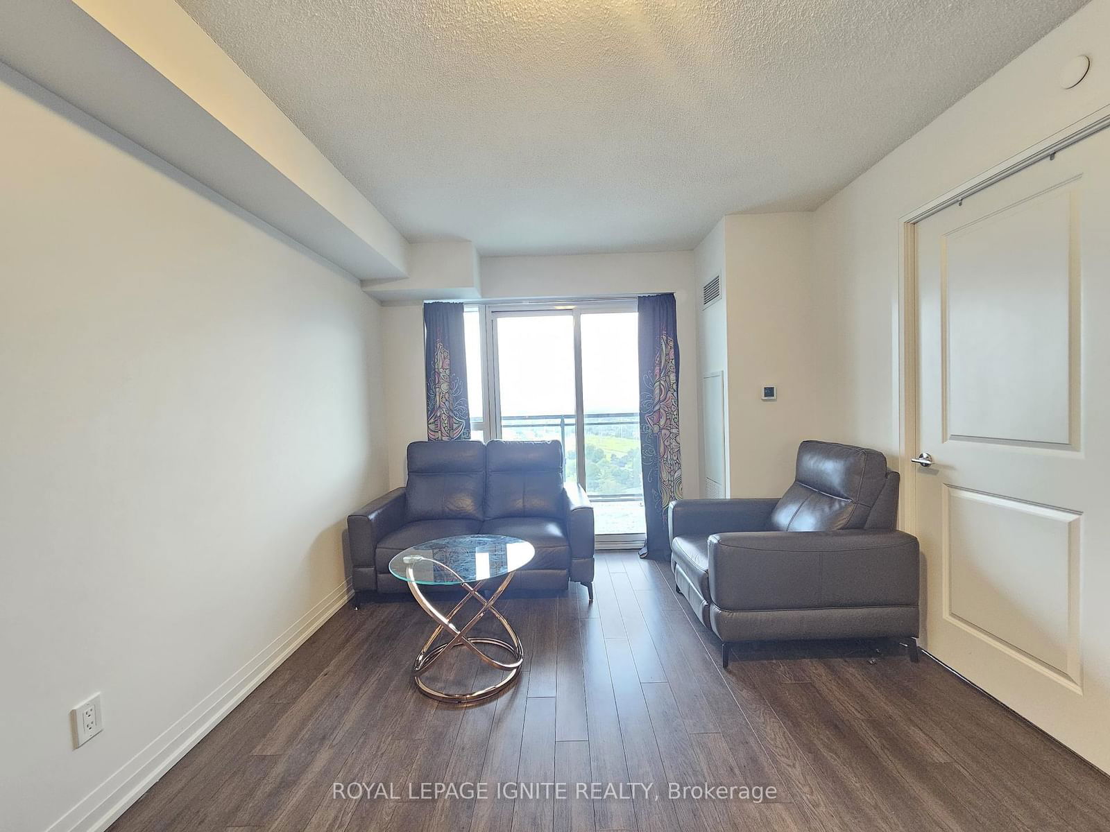 20 Meadowglen Pl, unit 2003 for rent - image #8