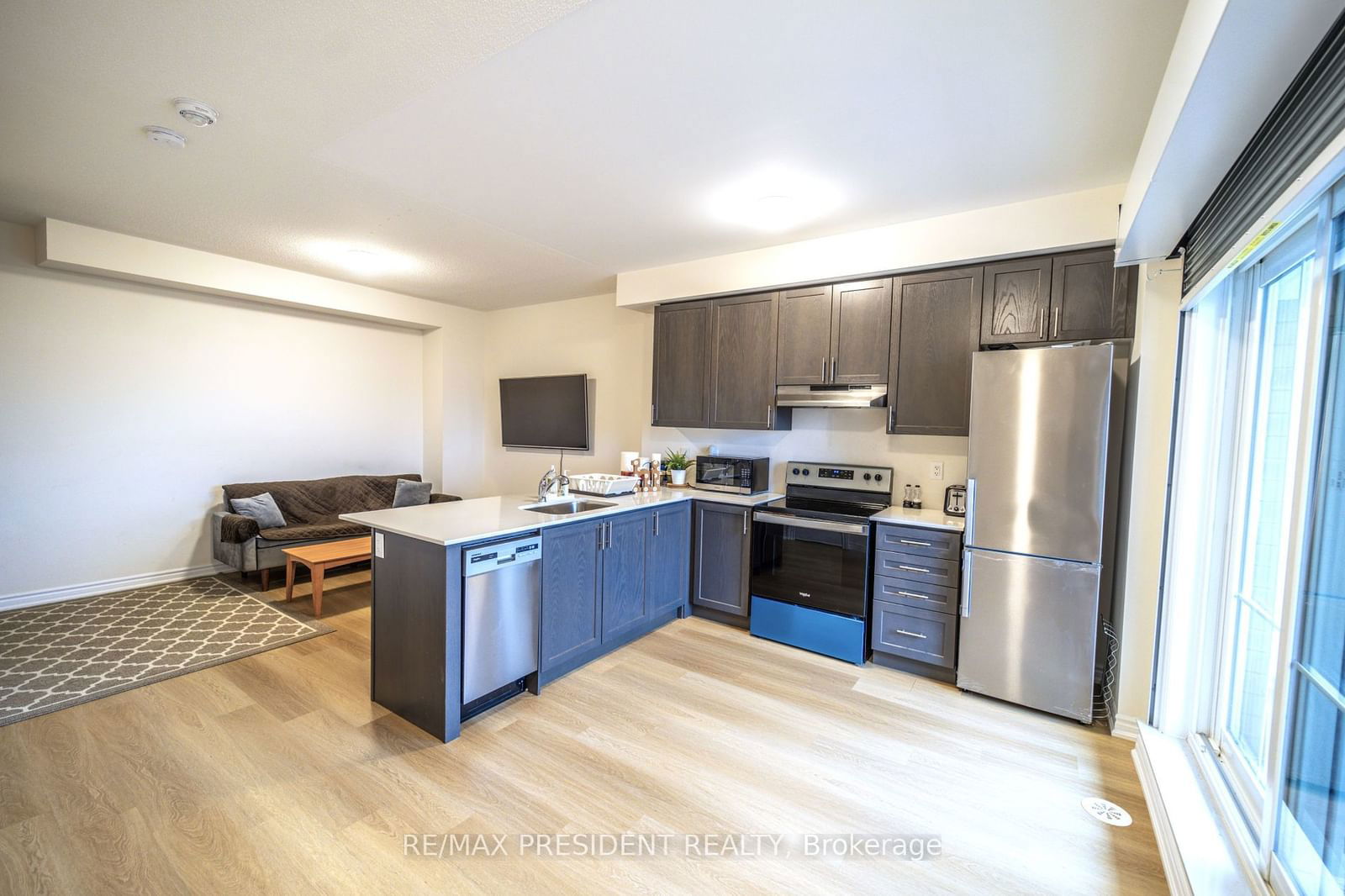 480 Beresford Path, unit 17 for sale - image #2