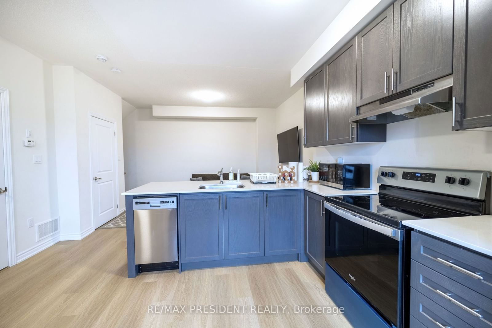 480 Beresford Path, unit 17 for sale - image #5