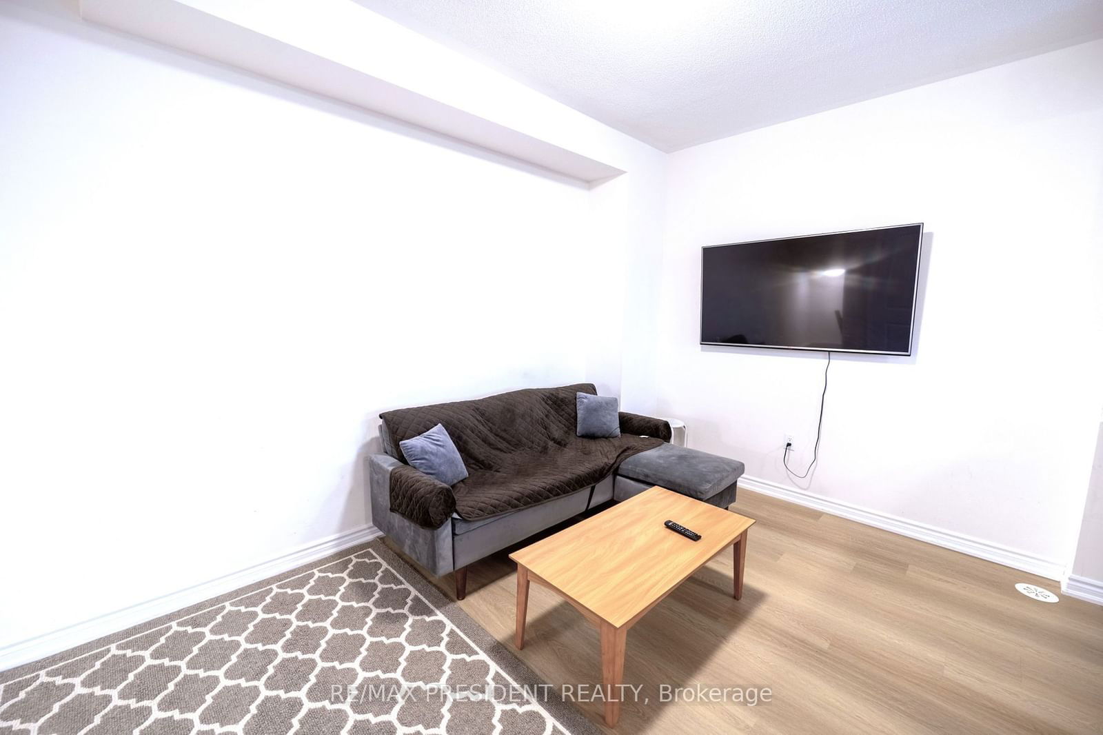 480 Beresford Path, unit 17 for sale - image #7