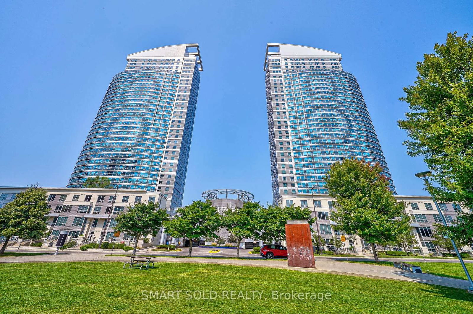 38 Lee Centre Dr, unit 2307 for sale - image #1