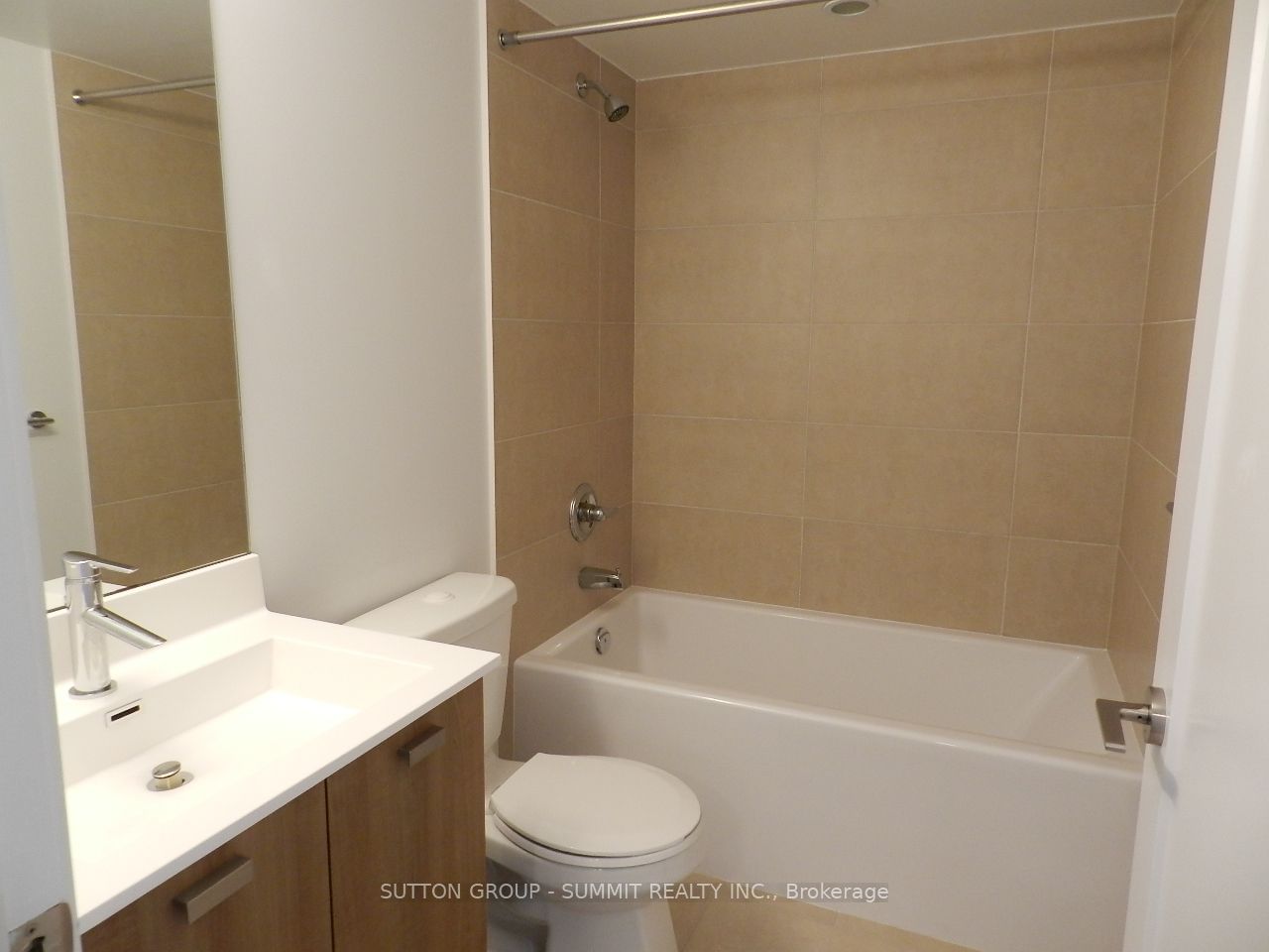 275 VILLAGE GREEN Sq, unit 1717 for rent - image #8