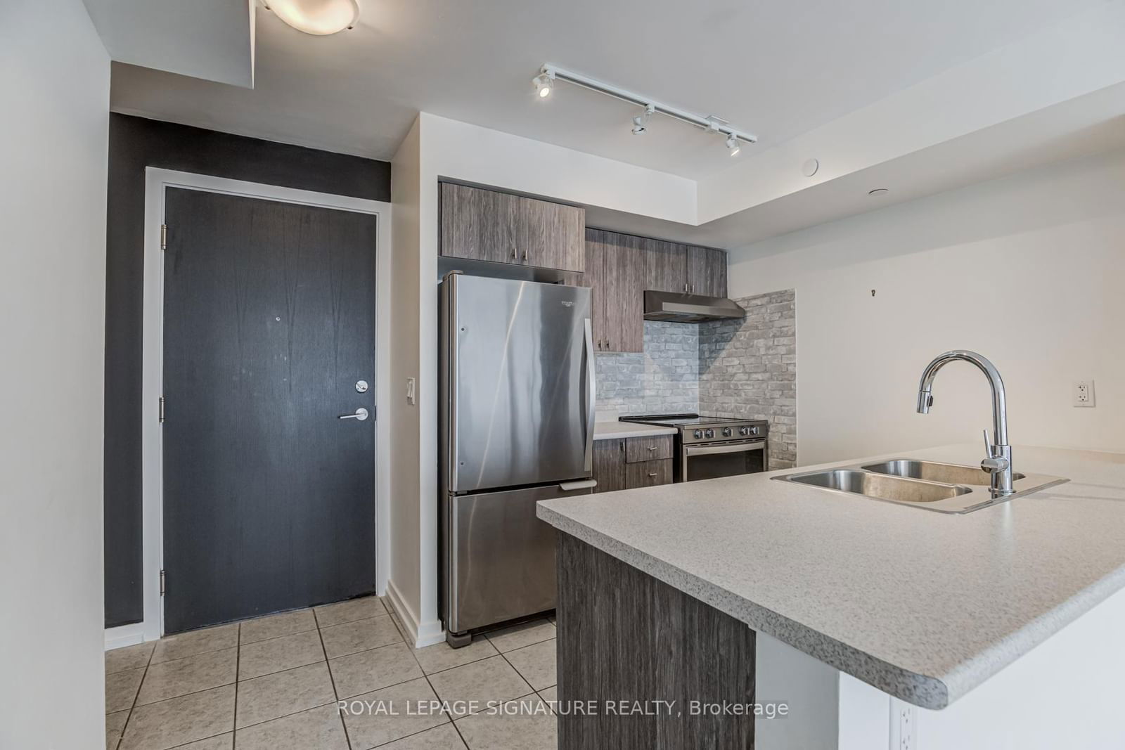 8 Trent Ave, unit 1013 for rent - image #4