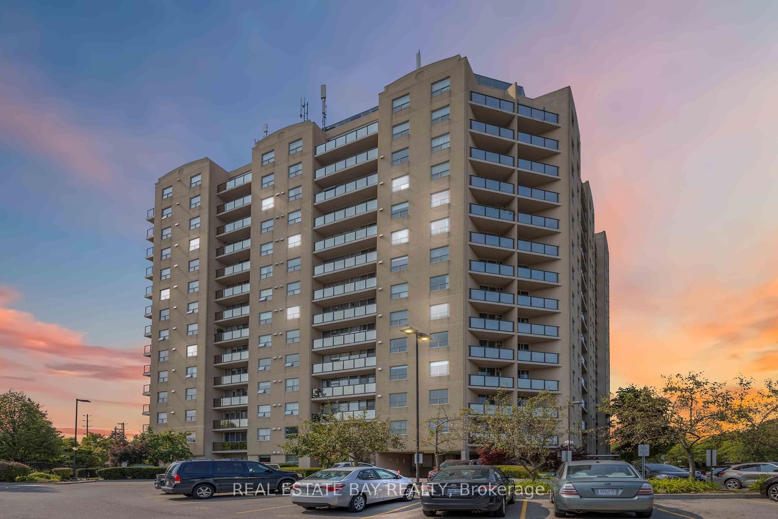 2 Westney Rd N, unit PH 206 for sale