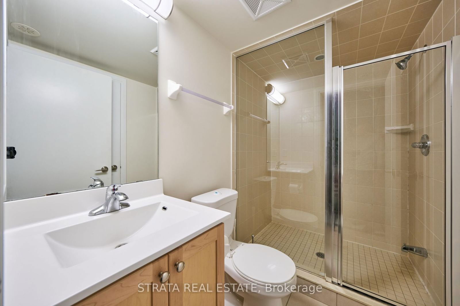 330 Village Green Sq, unit 43-Rm 1 for rent - image #5