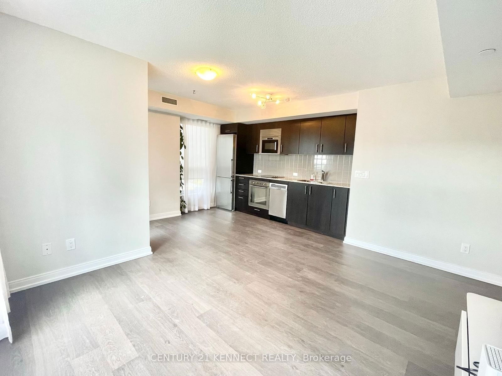 255 Village Green Sq, unit 1703 for rent