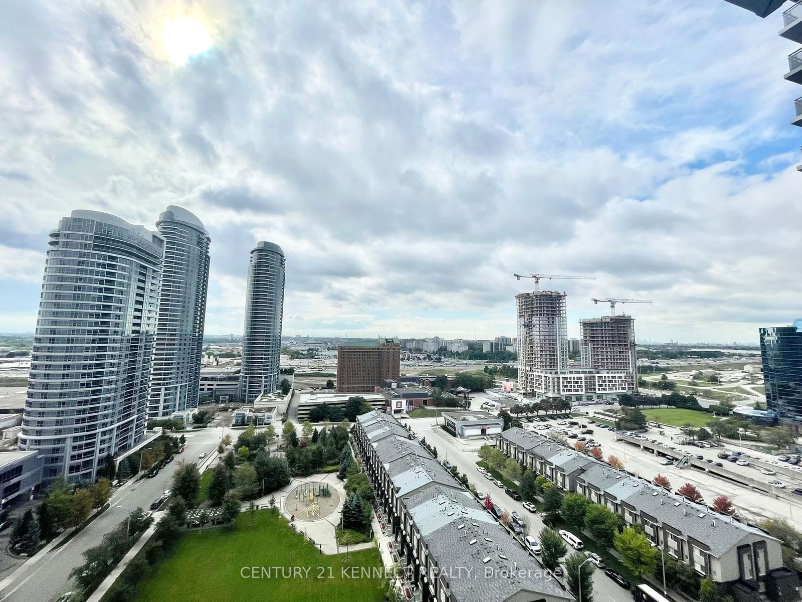 255 Village Green Sq, unit 1703 for rent