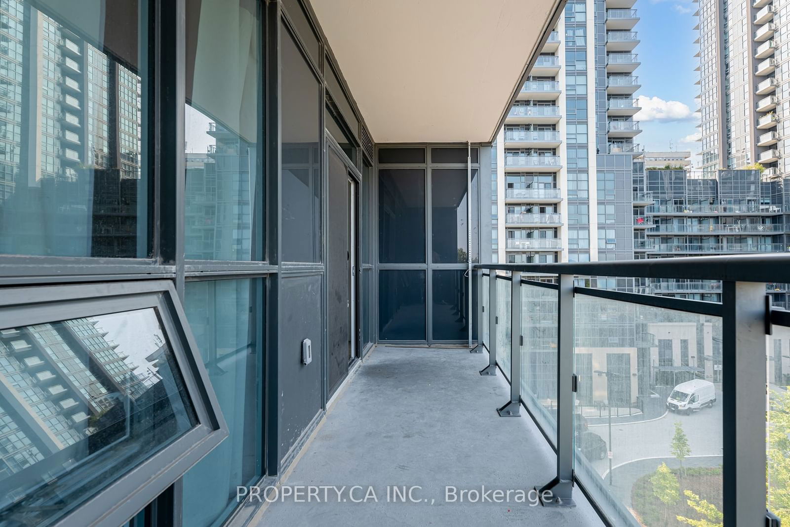 10 Meadowglen Pl, unit 502 for sale - image #16