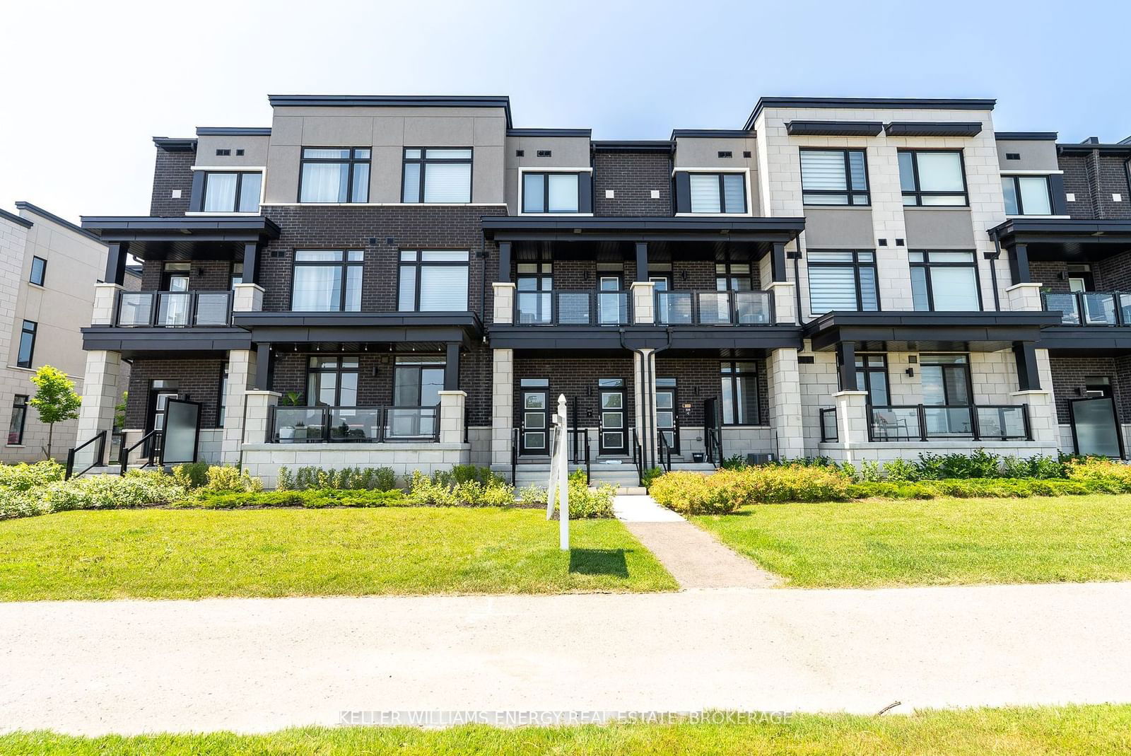 2550 Castlegate Crossing, unit 302 for sale - image #1