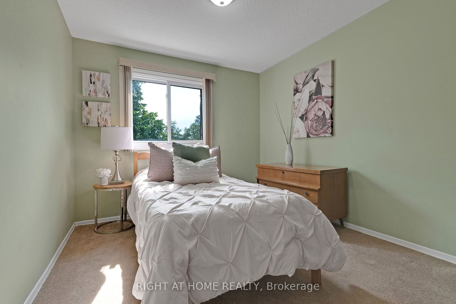 321 Blackthorn St, unit 86 for sale - image #18